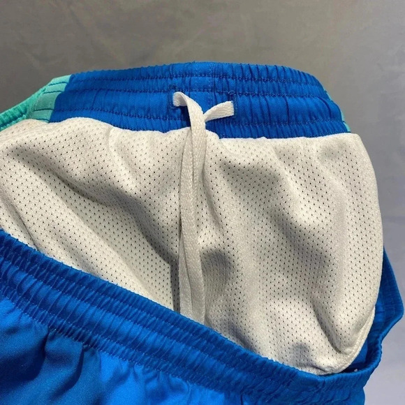 Under Armour Women's Blue/Turquoise Lined Running Shorts, Size L - Picture 5 of 6